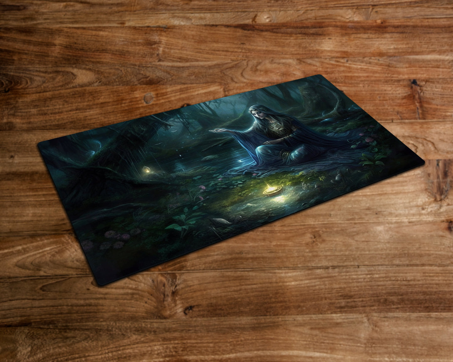 Einsamkeit im Wald – MTG-Spielmatte – 24 x 14 Zoll – MTG-Geschenke – Magic The Gathering-Geschenke – Genähte Spielmatte