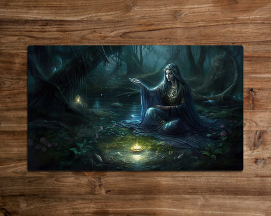 Einsamkeit im Wald – MTG-Spielmatte – 24 x 14 Zoll – MTG-Geschenke – Magic The Gathering-Geschenke – Genähte Spielmatte