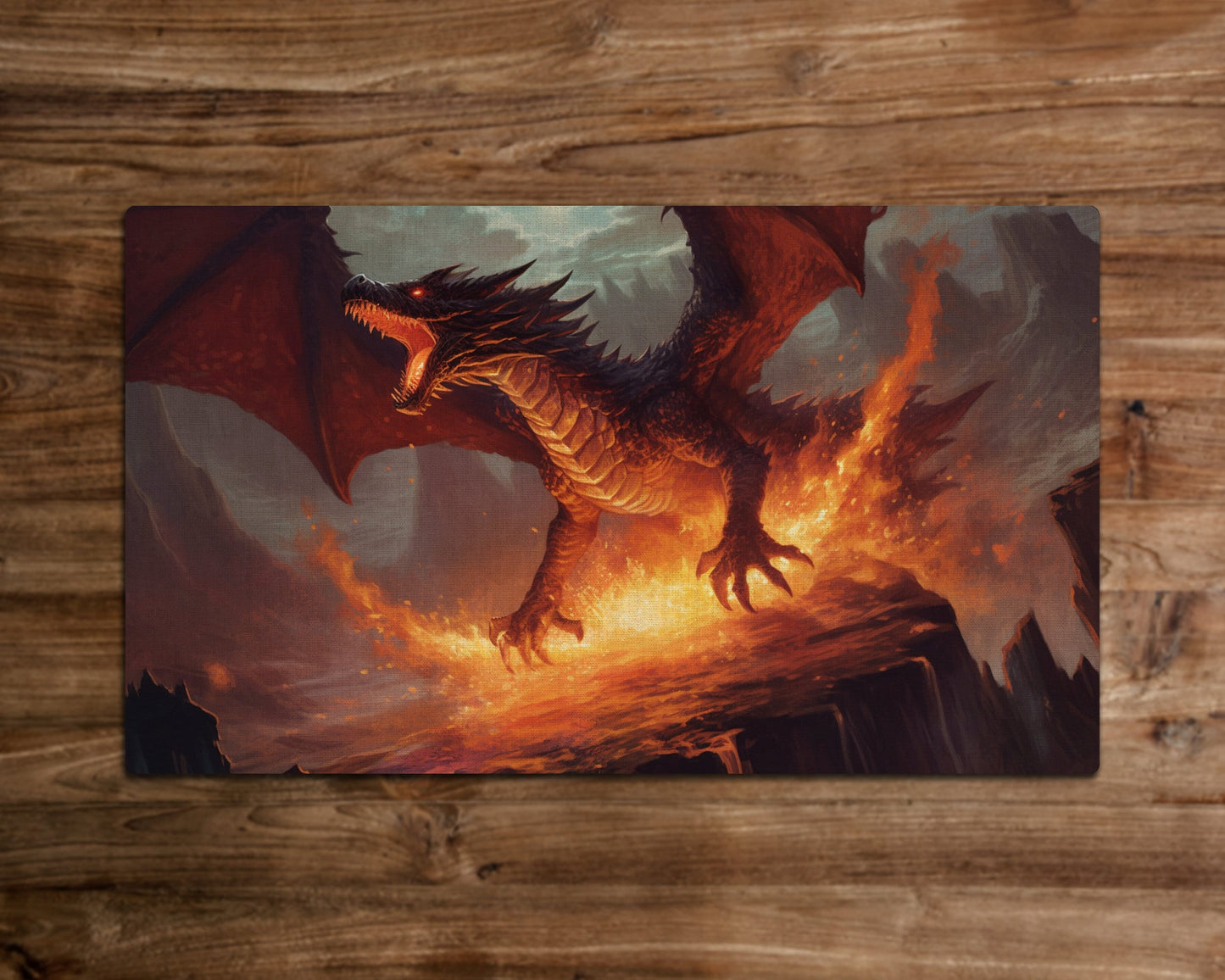 Die Berge von Draconis - MTG-Spielmatte - 24 x 14 Zoll - MTG-Geschenke - Magic The Gathering-Geschenke - Genähte Spielmatte